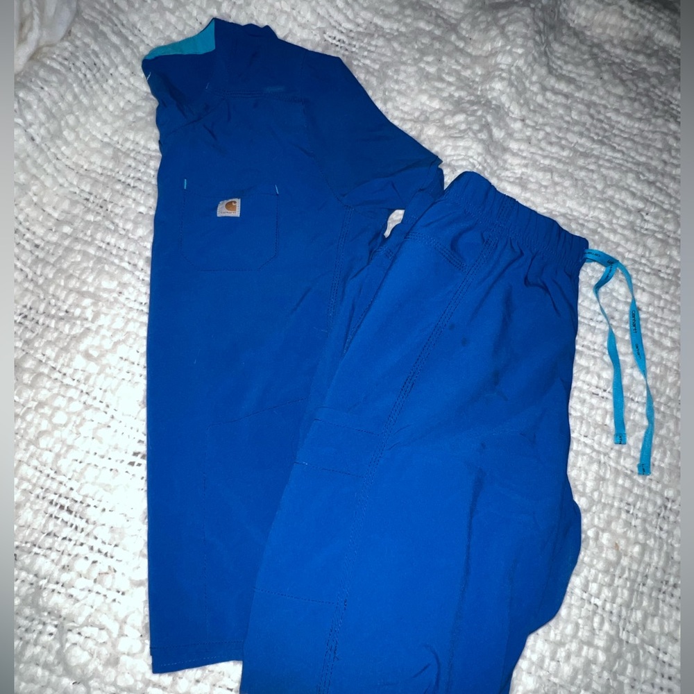 Sets of CARHARTT scrubs!
